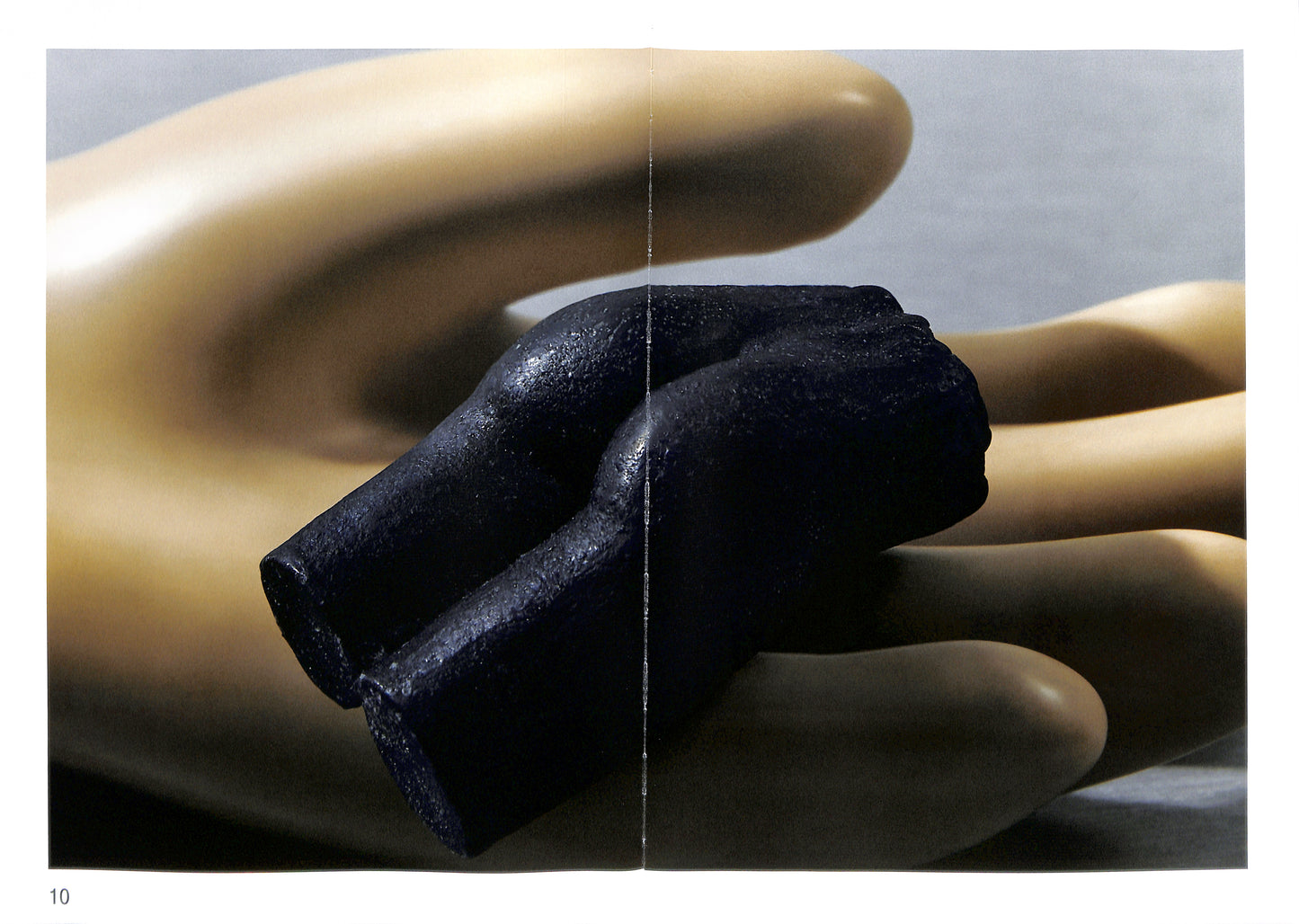 BÁRBARA SÁNCHEZ-KANE + SOFIA ALAZRAKI / Fortuna y Fetiche