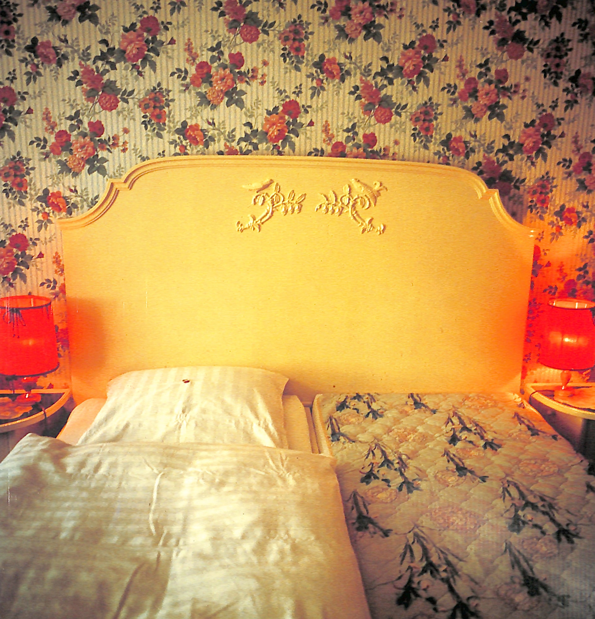 アート・デザイン・音楽 Nan Goldin Couples and Loneliness Nan Goldin - Couples and Loneliness — Ocha Books