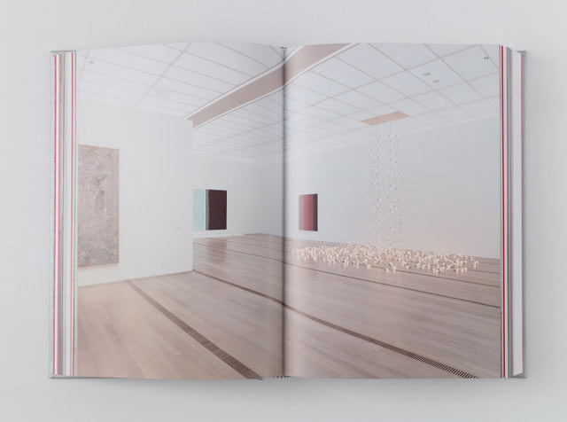 FELIX GONZALES-TORRES / Specific Objects Without Specific Form